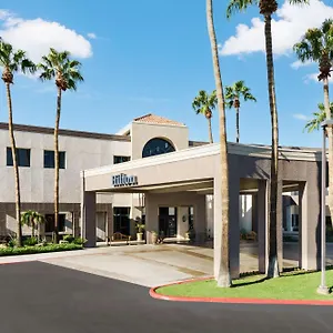 Hotel Hilton Airport ***