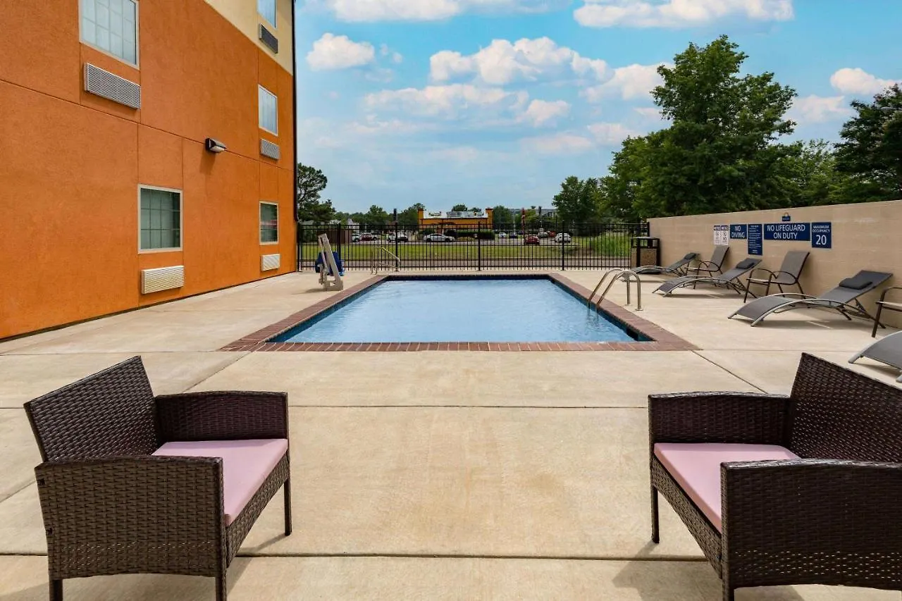 Days Inn & Suites By Wyndham Horn Lake - Memphis Graceland Hotel
